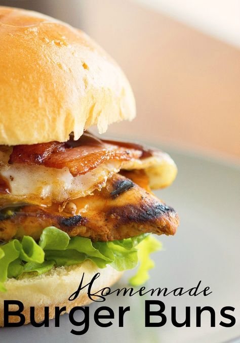 Burger Buns Recipe Homeschool Lunches, Hamburger Gourmet, Homemade Burger Buns, Burger Buns Recipe, Panini Hamburger, Homemade Hamburger Buns, Healthy Woman, Mom And Kids, Weekly Dinner