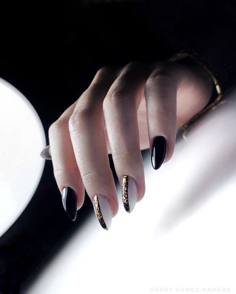 Milky White With Black Nails, Black And Milky White Nails, Winter Black Nails, Ideas For Nails, Black Nail Designs, Cool Nails, Nail Design Ideas, Black White Gold, Milky White