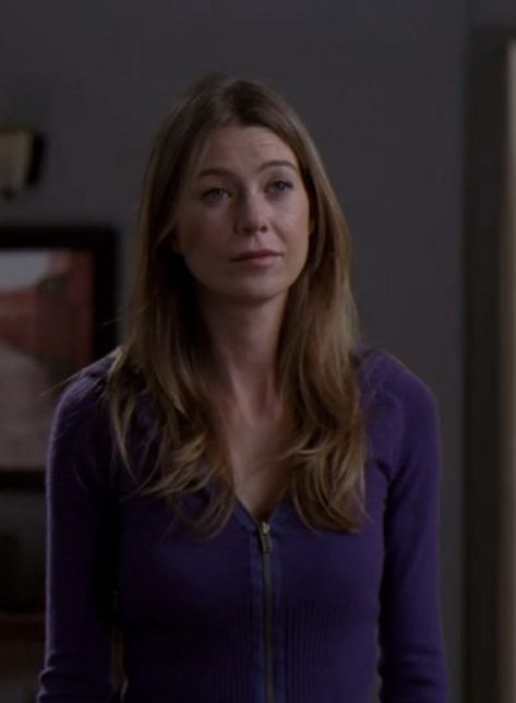 Meredith Grey Hair Season Two, Meredith Grey Outfits Season 1, Young Meredith Grey, Young Ellen Pompeo, Meredith Grey Outfits, Meredith Grey Hair, Meredith Gray, Greys Anatomy Season 1, Meredith Grey's Anatomy