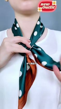 Scarf Styles Videos, Neck Scarf Tying Tutorials, Tying A Neck Scarf, How To Tie A Neck Scarf, How To Tie A Scarf Around Your Neck, Neck Scarf Styles, How To Tie A Scarf, Scarf Tying Tutorial, Chic Travel Outfit