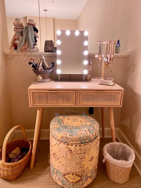 Wood Makeup Desk, Cosmetics Table Ideas, Boho Room With Vanity, Wood Makeup Vanity Ideas, Boho Makeup Table, Boho Dressing Table Ideas, Floor Makeup Area, Floor Makeup Station, Small Makeup Desk