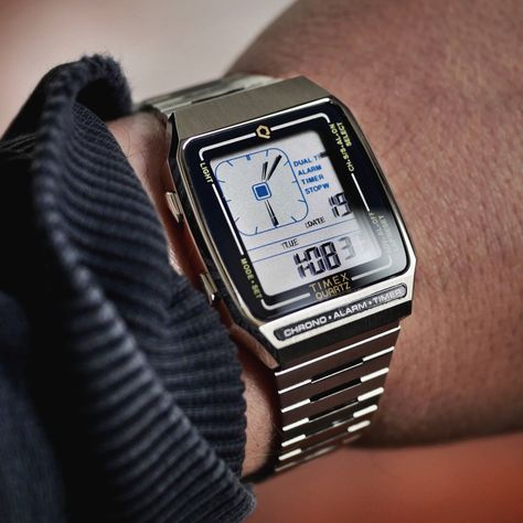 Timex Q LCA reissue Review Back To The 80s, Mens Digital Watches, Retro Gadgets, Timex Watches, Retro Watches, Watch Review, Mens Casual Dress Outfits, Hand Watch, Design Del Prodotto