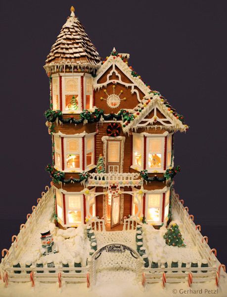 gingerbread house www.gingerbreadjournal.com Gingerbread Mansion, Easy Gingerbread House, Gingerbread Castle, Cool Gingerbread Houses, Gingerbread House Template, Gingerbread Dough, Make A Gingerbread House, Gingerbread House Designs, All Things Gingerbread