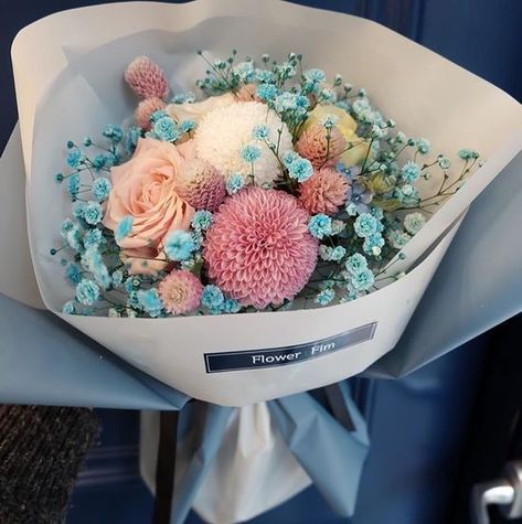 Wedding Bouquets Dahlia, Floral Table Centerpieces, Wedding Ideas Blue, Turquoise Bouquet, September Wedding Flowers, Dusty Peach, Dried Flowers Bouquet, Drying Roses, Protea Flower