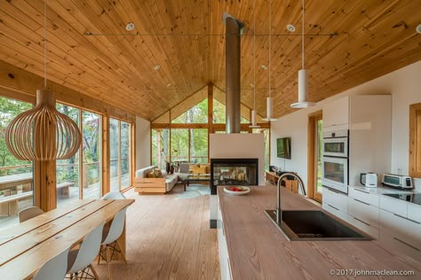 NANTAHALA CABIN | Bachdesign Modern Barn House, Mountain Retreat, Barn Style, Maine House, Barn House, Open Floor, Design Case, House Inspo, Home Fashion