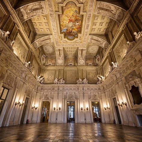 Palazzo Madama, Torino / Turin. The great central hall, obtained in the first half of the 17th century through the covering of the former… Italian Palazzo, Classical Interior Design, Central Hall, Classical Interior, Italian Architecture, Great Hall, One Half, Turin, 16th Century