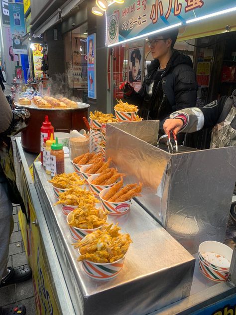 •• •• •• •• •• •• •• fried food korean street food fast food asian cuisine fried shrimps seoul korean kitchen Korean Street Food Aethstetic, Street Food Aesthics, Fast Food Korean, Korean Street Food Seoul, Korean Fast Food, Street Fast Food, Asian Fast Food, Korea Street Food, Korea Street