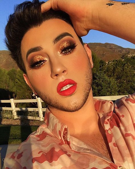 Manny MUA Manny Mua Makeup, Manny Mua, Lunar Beauty, Glamour Makeup, Her Majesty The Queen, Mua Makeup, Medical Spa, Beauty Influencer, Eye Brushes