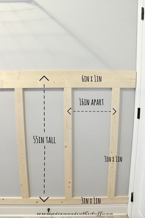 Laundry Room Board And Batten, Makeover Kamar Mandi, Bench Mudroom, Diy Wainscoting, Board And Batten Wall, Bench Ideas, Mudroom Bench, Diy Remodel, Board And Batten