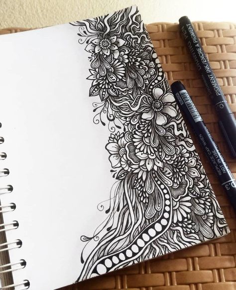 Intricate Drawings by Widya Rahayu Intricate Drawings, Black And White Drawings, Zentangle Artwork, Doodle Art Journals, Doodle Art Drawing, Mandala Art Lesson, Sharpie Art, Tangle Art, Zentangle Drawings