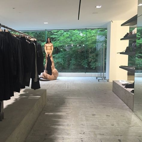 Rick Owens Store, Michelle Lamy, Places To Visit In Japan, Allen Jones, Deconstruction Fashion, The Rick, Japan Store, Awesome Places, Studio Interior