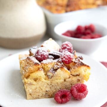 Keto French Toast Casserole Recipe - All Day I Dream About Food Keto French Toast Casserole, Keto French Toast, Keto Stuffing, French Toast Casserole Recipe, Bakery Style Cake, Strata Recipes, French Toast Casserole Recipes, Keto Cinnamon Rolls, Keto Recipes Breakfast