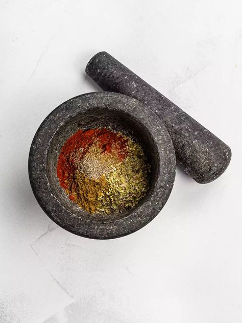 Copycat Red Robin Seasoning (Sugar-Free) | Foodaciously Copycat Red Robin, Fried Burgers, Red Robin Seasoning, Salt Free Seasoning, Dry Rubs, Dehydrated Vegetables, Turmeric Recipes, Dried Mushrooms, Salt Free