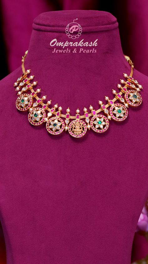 Adorn yourself with the regal charm of this Kundan Bottu necklace, meticulously crafted to capture the essence of traditional elegance. Perfect for making a bold and beautiful statement.  #gold #goldnecklace #necklace #goldjewellery #kundan #bottumala #gemstones #southindianjewellery #southjewellers #bridesofinstagram #bridesofhyderabad #bridesofindia #bridesoftelugu #kundannecklace #bridaljewellery #southbrides Bottu Mala Designs Gold Short, Bottu Mala Jewellery Designs, Bottumala Designs, Bottu Mala Designs, Gold Kundan Necklace, Bottu Mala, Thali Chain, Mala Designs, Wishlist Ideas