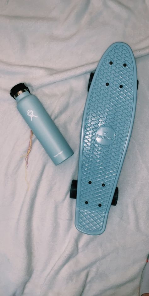 Penny Board Aesthetic, Penny Board Design, Cute Skateboards, Penny Boarding, Skate Tricks, Mini Skate, Skater Chick, Penny Boards, Skateboarding Tricks