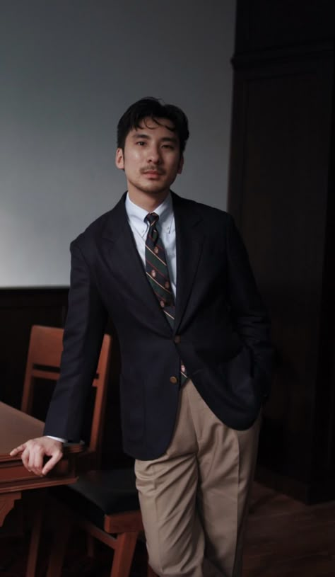 Officine Generale Menswear, Angle Foto, Japanese Suit, Navy Blazer Outfits, Japanese Street Fashion Men, Dapper Day Outfits, Wedding Suit Styles, Fashion Backstage, Here Style