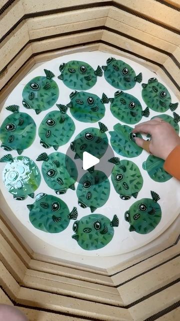 SarahRozie on Instagram: "Puffer Fish Party #glassart #fusedglass #artistprocess #glassartist #satisfyingvideo #asmrsounds #arttimelapsevideo #pufferfishart" Fused Glass Jellyfish, Fusing Glass Ideas, Christmas Fused Glass Ideas, Puffer Fish Art, Glass Frit Painting, Fused Glass Fish, Fish Party, Fishing Party, Fused Glass Ornaments