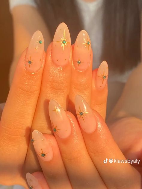 Golden Nails, Racun Shopee, Basic Nails, Almond Nails Designs, Nails Prom, Dark Nails, Beach Nails, Prom Nails, Manicure Y Pedicure