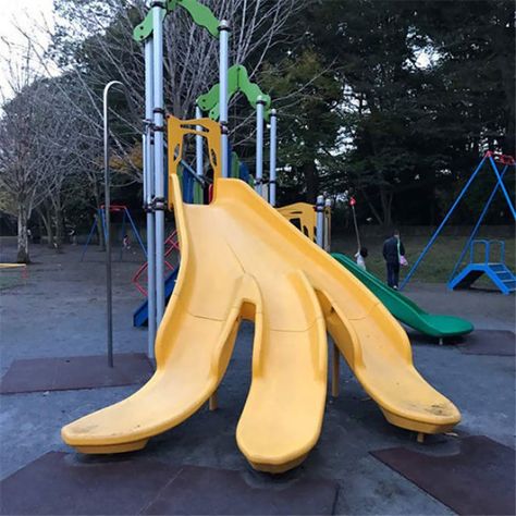 48 Totally Crappy Playground Design Fails - Joyenergizer Funny Design Fails, Wrong Meme, Railings Stairs, Unique Playground, Summer Hangout, Funny Life Hacks, You Had One Job, Design Fails, Playground Design