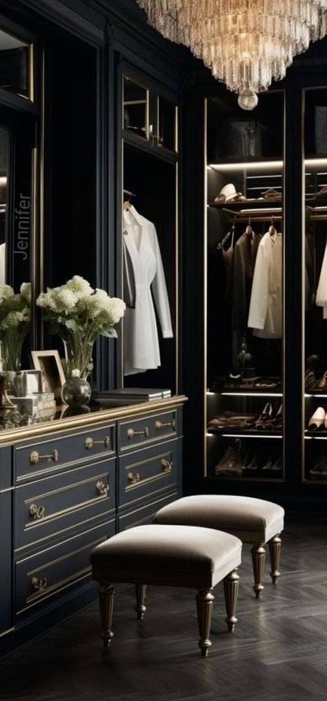 Master Closets Design, Walk In Wardrobe Ideas Master Bedrooms, Beige Rooms, Brooklyn Bedroom, Walk In Wardrobe Design, Big Closet, Black Bedroom Design, Dressing Room Closet, White Closet