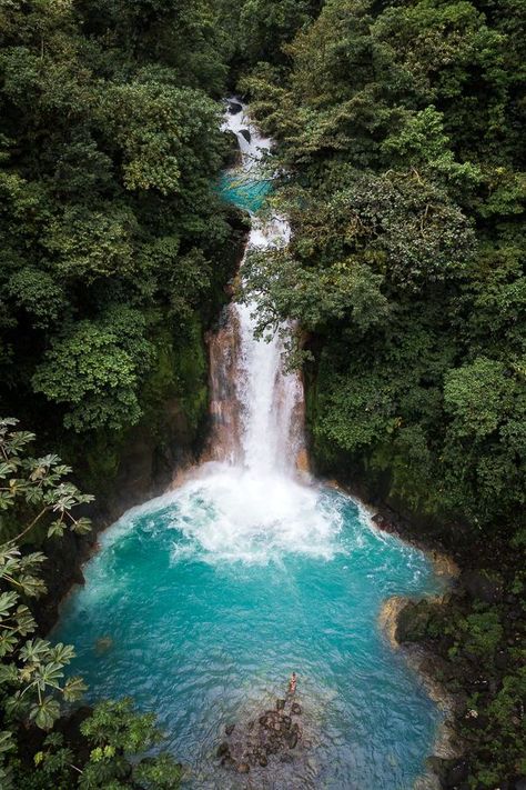 Costa Rica is a nature lovers dream come true! Itinerary featuring things to do, bucket list destinations, and lots of photography. Things To Do Bucket List, Jess Wandering, Paradise Places, Chasing Waterfalls, Costa Rica Travel, Bucket List Destinations, Beautiful Places To Visit, Dream Destinations, America Travel