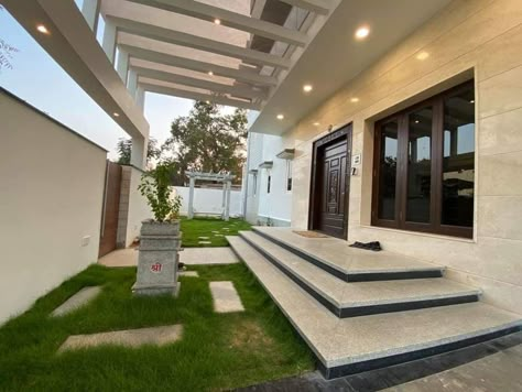 Exterior House Stairs Entrance, Outdoor Stairs To House Entrance, Door Stairs, Rooftop Restaurant Design, House With Land, Front Stairs, Vastu House, House Front Door Design, Tv Unit Interior Design