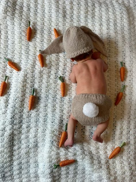 Diy baby photoshoot ideas  #easter #diyphotobooth #babyphotos #athomephotoshoot Easter Baby Boy Photoshoot, Newborn Easter Pictures, Baby Boy Easter Pictures, Baby Easter Photoshoot, Diy Baby Photoshoot, Baby Charts, Newborn Easter, Essentials Clothes, Baby Boy Easter