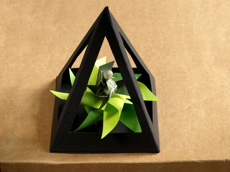 freshly found: Make a Paper Terrarium or Curatorium - DIY Instructions Paper Terrarium, Origami Instructions Easy, Fake Taxidermy, Origami Paper Plane, Origami Pig, Origami Lily, Easy Origami Flower, Origami Toys, Kids Origami