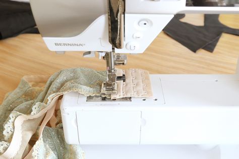 How to Sew an Easy Valance Curtain - WeAllSew Sewing Area, Bra Making, Scrap Busters, Patchwork Top, Fabric Scissors, Memory Quilt, Doll Quilt, Eye Pillows, Hook And Eye