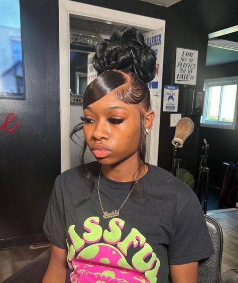 Glue In Hair Styles For Black Women, Frontal High Ponytail Hairstyles, Black Homecoming Hairstyles, Birthday Hair Updo, Swoop Updo Hairstyles Black Women, Players Ball Outfits For Women, Birthday Wig Hairstyles, 2023 Haircut Trends, Cute Weave Hairstyles