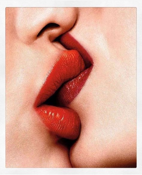 Girls Lip, Sheer Lip Color, Loona Kim Lip, Lip Wallpaper, Kissing Lips, Tom Ford Beauty, Kissable Lips, Juicy Lips, Matte Texture