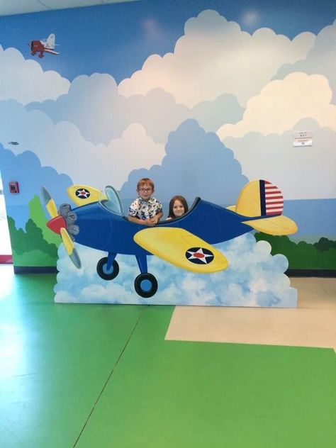 Airplane Photobooth, Preschool Graduation Decorations, Airplane Birthday Decorations, Airplane Birthday Party Decorations, Stall Decorations, Transportation Birthday Party, Airplane Activities, First Birthday Photography, Transportation Birthday