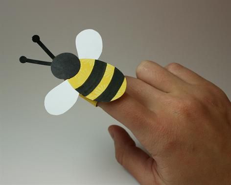 bee finger puppet Bee Finger Puppet, Bumble Bee Craft, Bee Craft, Bee Crafts For Kids, Bee Activities, Bumble Bee Art, Bug Crafts, Finger Puppet, Bee Crafts