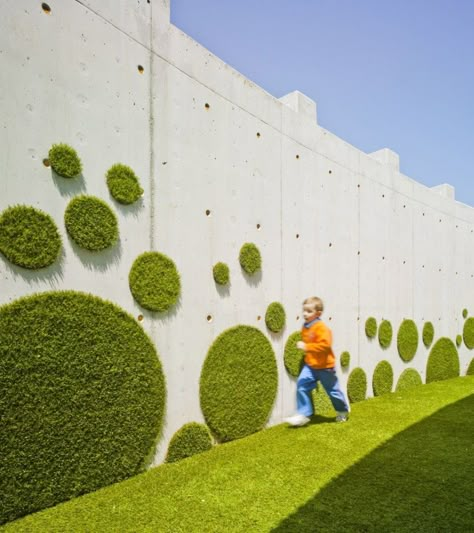 Nursery-School / Rocamora Arquitectura Moss Graffiti, Fake Grass, Vertical Gardens, Green Architecture, School Garden, Moss Wall, Nursery School, Living Wall, School Architecture