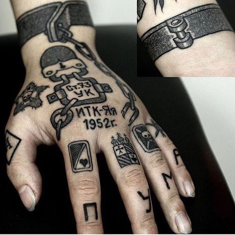 Men Finger Tattoos, Traditional Hand Tattoo, Side Hand Tattoos, Tattoo For Boyfriend, Petit Tattoo, Knuckle Tattoos, Hand And Finger Tattoos, Prison Tattoos, Finger Tattoo Designs