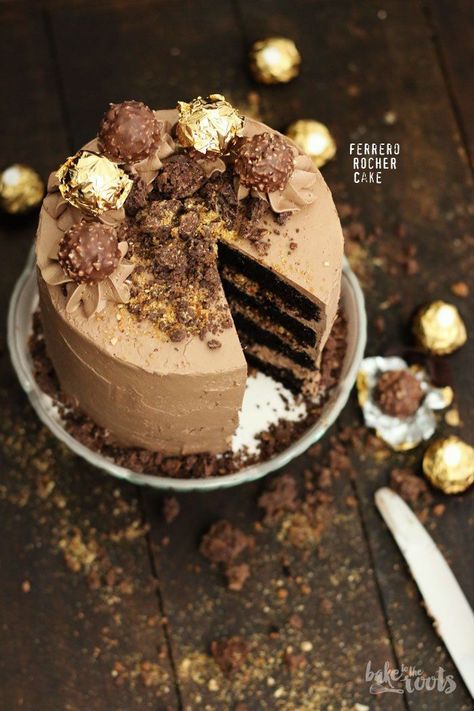 Ferrero Rocher Torte | Bake to the roots Ferrero Rocher Torte, Rocher Cake, Ferrero Rocher Cake, Chocolate Breakfast, Hazelnut Praline, Dessert Party, Layer Cakes, Chocolate Bomb, Ferrero Rocher