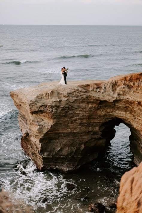 Beach Cliff Elopement, Sunset Cliffs San Diego Photography, Sunset Cliffs Wedding San Diego, Beach Wedding San Diego, Sunset Cliffs San Diego Elopement, Sunset Cliffs Elopement, Micro Elopement, Cliff Photography, Sunset Cliffs Wedding