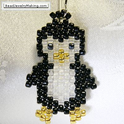 Penguin Pony Bead Pattern, Pony Bead Penguin, Beaded Penguin Pattern, Penguin Bead Pattern, Beaded Penguin, Seed Bead Flower, Bead Animals, Penguin Crafts, Penguin Craft