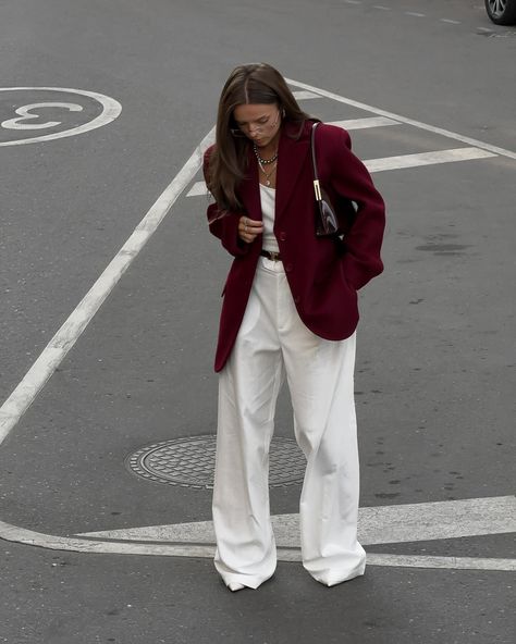 Burgundy Blazer Outfit Woman, Burgundy Blazer Outfit, Women Office Outfits, Maroon Outfit, Burgundy Outfit, Elegant Outfit Classy, Stylish Winter Outfits, Smart Outfit, Causual Outfits