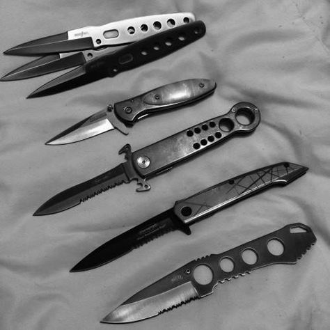 Knife Aesthetic, Izaya Orihara, Pretty Knives, Knife Collection, Cool Knives, Character Aesthetic, Danganronpa, Dark Aesthetic, Jeon Jungkook