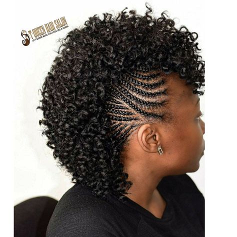 Mohawk Crochet Hairstyles, Braided Mohawk Black Hair, Natural Hair Mohawk, Braided Mohawk Hairstyles, Cabello Afro Natural, Mohawk Styles, Crochet Hairstyles, Twisted Hair, Curly Crochet Hair Styles