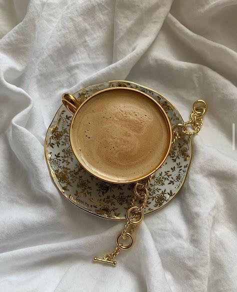 Cream Aesthetic, Coffee Photography, Coffee Aesthetic, Aesthetic Coffee, Beige Aesthetic, Light Academia, Coffee Love, Coffee Coffee, Cafe Food