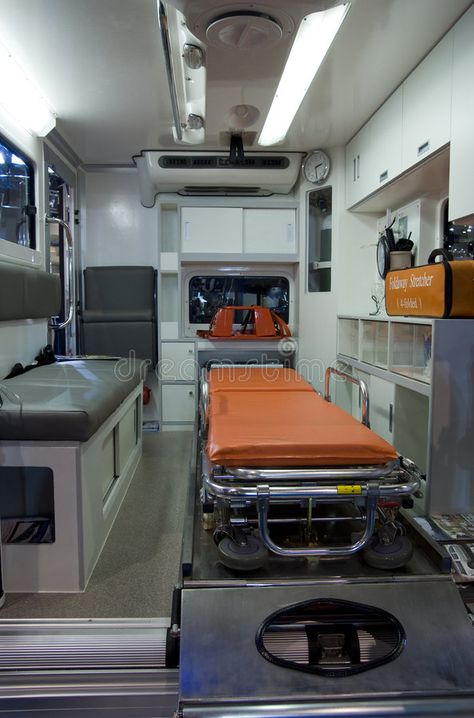 Ambulance Interior, Back Of Ambulance Snapchat, Ambulance Design, Mobile Healthcare, Ambulance Inside, Futuristic Ambulance, Ambulance Light, Emergency Equipment, Dream Jobs