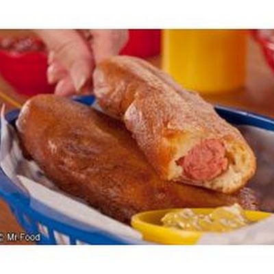 Pronto Pups Corn Dogs. Fast fun and OK (rarely). I use the best all beef weiner I can find. Pronto Pups, Juicy Meatball Recipe, Pronto Pup, Corn Dogs Recipe, Corndog Recipe, State Fair Food, Burger Dogs, Carnival Food, Batter Recipe