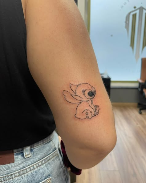 Te gusta stitch ✨💜 déjame tu momento favorito de esta peli en los comentarios ⬇️ . #coruña #españa #coruñamola #españa🇪🇸 #galicia #galiciacalidade #tattoo #tatuajes #inkgirls #nany #nanylovetattoo #indigotattooestudio Stitch Small Tattoo, Nana Tatoos, Cartoon Tattoos Women, Small Stitch Tattoo, Lilo And Stitch Tattoo Ideas, Stitch Tattoo Ideas, Cute Disney Tattoos, Tattoos Disney, Disney Stitch Tattoo