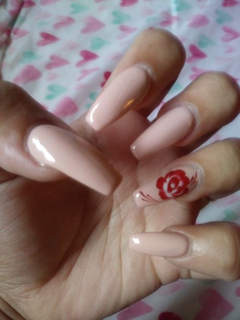 Simple Rose Nails, Red Roses Nails, Rose Flower Nails, Red Rose Nails, Nails With Roses, Gold Quinceanera Theme, Almond Nails Red, Rose Nail Design, Nude Nail