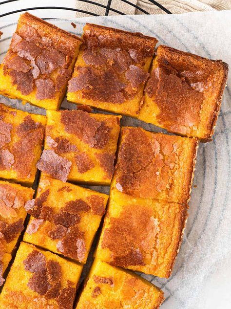 Chewy, stretchy pumpkin butter mochi with a crisp and buttery crust, there's no better way to make mochi during fall! Pumpkin Butter Mochi, Pumpkin Mochi Recipe, Butter Mochi Recipe, Pumpkin Mochi, Catherine Zhang, Mochi Recipes, Gluten Recipes, Butter Mochi, Mochi Recipe