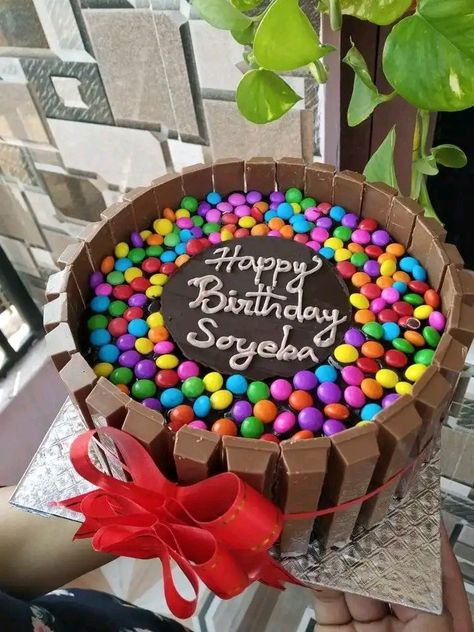 Gems Cake, Gems Chocolate, Gem Cake, Kitkat Cake, Cake Chocolate, Cake Designs, Chocolate Cake, Cake Decorating, Birthday Cake