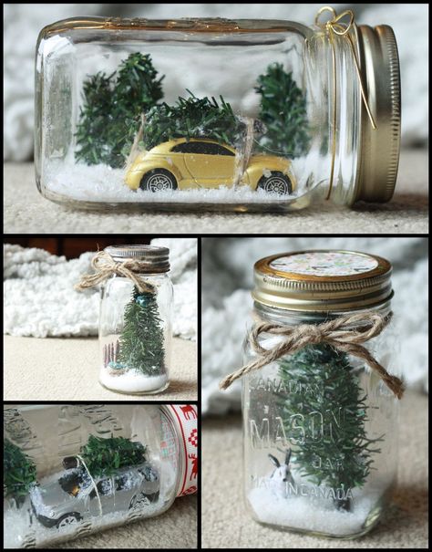 Mason jar Christmas scene Snow Globe Mason Jar, Jul Diy, Diy Snow Globe, Christmas Mason Jars, Christmas Jars, Mason Jar Diy, Noel Christmas, Mason Jar Crafts, Jar Crafts