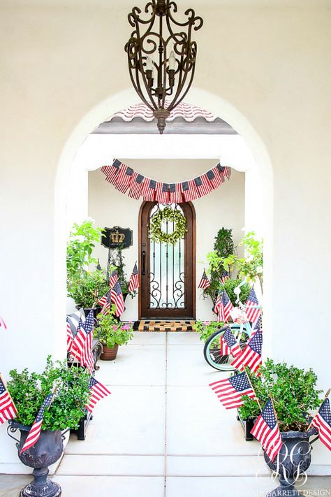 30 Tips for Summer Decorating - Simple Tips to style your Home for Summer - how to decorate your home for summer with these easy tips Tips For Summer, Fourth Of July Decor, 4th Of July Celebration, The Fourth Of July, 4th Of July Decorations, Front Porch Decorating, Mantel Decor, Patriotic Holidays, July Crafts